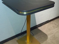 Tafel incl. stroomvoorziening
