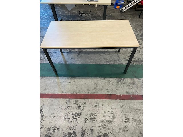 Tafel, lichte kleur hout - afbeelding 2 van  2