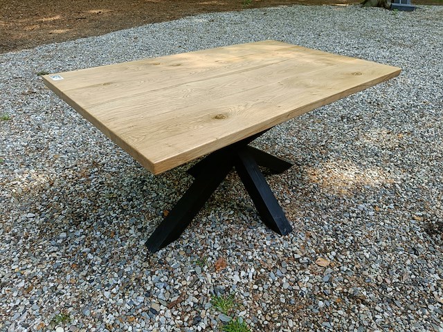 Tafel massief eiken met kruispoot - afbeelding 1 van  6