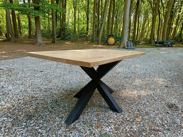 Tafel massief eiken met kruispoot - afbeelding 2 van  6