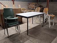 Tafel met 11x kantine stoel - afbeelding 1 van  7