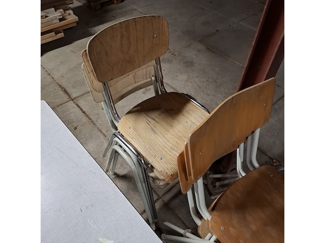 Tafel met 11x kantine stoel - afbeelding 7 van  7