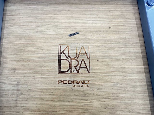 Tafel met 2 pedrali stoelen - afbeelding 3 van  3