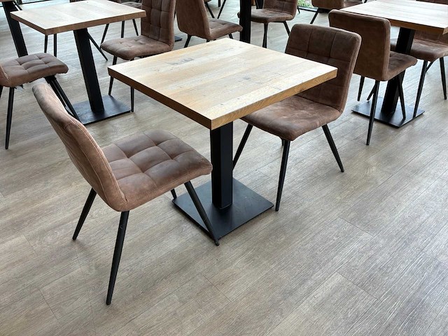 Tafel met 2 stoelen (9x) - afbeelding 2 van  6