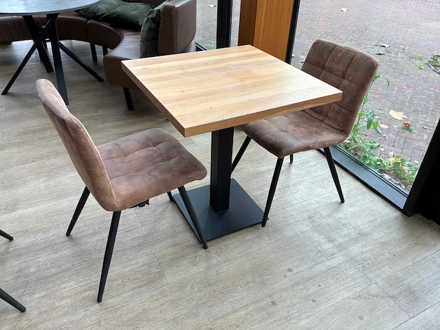 Tafel met 2 stoelen (9x) - afbeelding 5 van  6