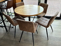 Tafel met 2 stoelen (9x) - afbeelding 6 van  6