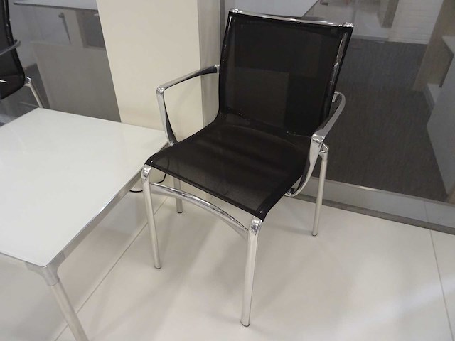 Tafel met 2 stoelen - afbeelding 2 van  3