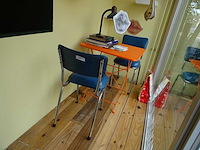 Tafel met 2 stoelen