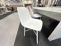 Tafel met 3 stoelen en bureaustoel - afbeelding 2 van  3