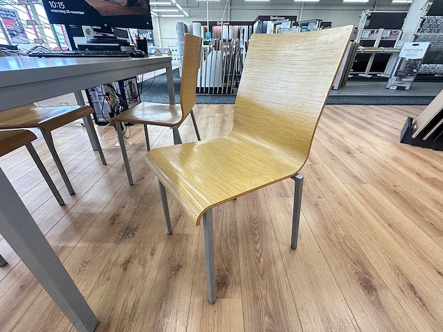 Tafel met 4 pedrali stoelen - afbeelding 2 van  4