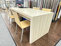 Tafel met 4 pedrali stoelen - afbeelding 1 van  3