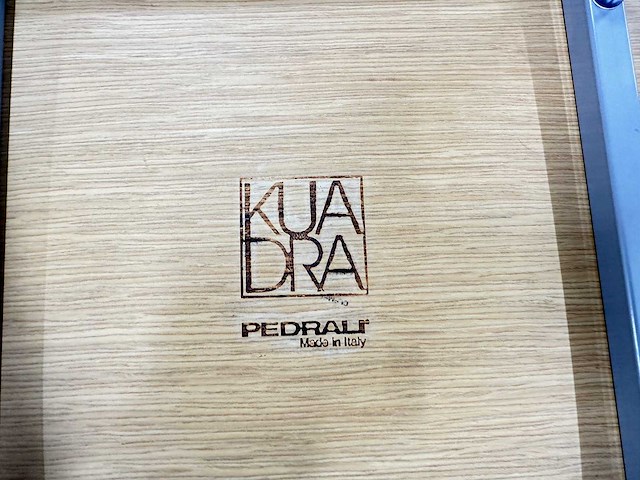 Tafel met 4 pedrali stoelen - afbeelding 3 van  3