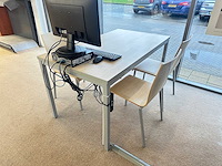 Tafel met 4 pedrali stoelen - afbeelding 2 van  4