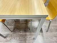 Tafel met 4 pedrali stoelen - afbeelding 2 van  3