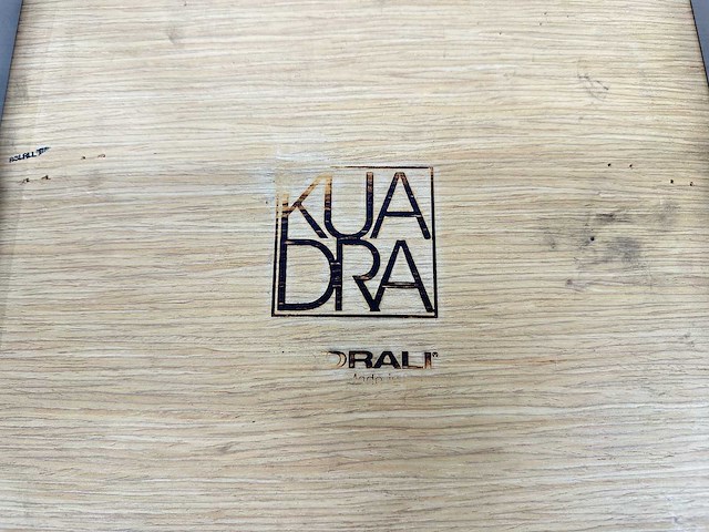 Tafel met 4 pedrali stoelen - afbeelding 3 van  3