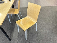 Tafel met 4 pedrali stoelen - afbeelding 3 van  4