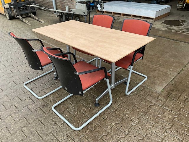 Tafel met 4 stoelen (3x) - afbeelding 2 van  5