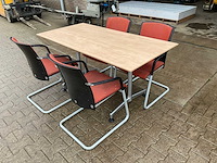 Tafel met 4 stoelen (3x) - afbeelding 2 van  5