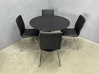 Tafel met 4 stoelen - afbeelding 1 van  7