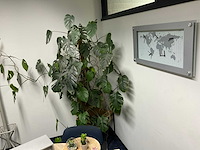 Tafel met 4 stoelen. - afbeelding 4 van  7