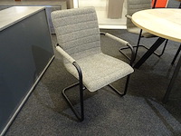 Tafel met 4 stoelen - afbeelding 2 van  3