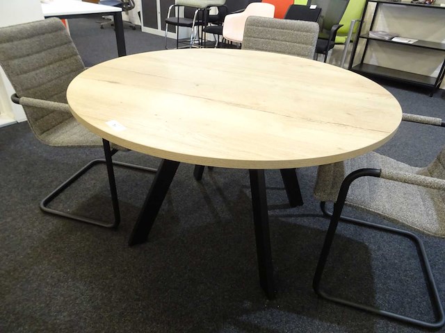 Tafel met 4 stoelen - afbeelding 3 van  3