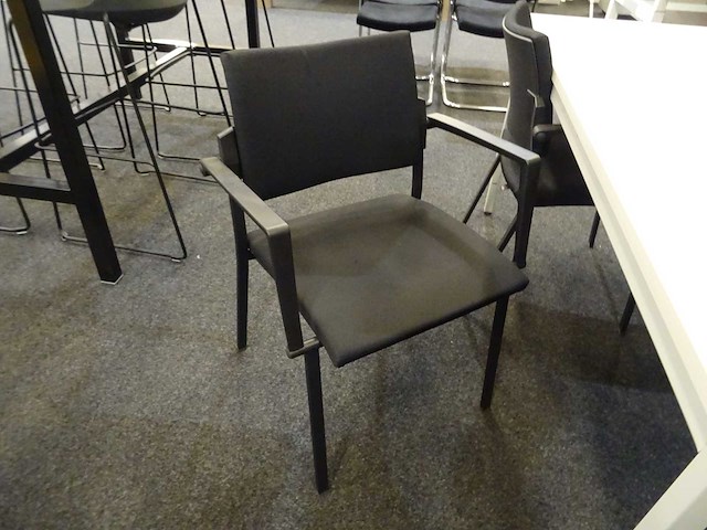 Tafel met 4 stoelen - afbeelding 2 van  2