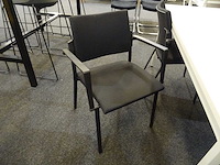 Tafel met 4 stoelen - afbeelding 2 van  2
