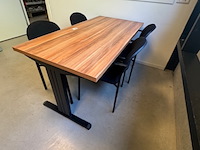 Tafel met 4 stoelen - afbeelding 4 van  4