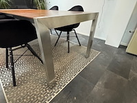 Tafel met 4x stoel en vloerkleed - afbeelding 4 van  8