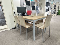 Tafel met 5 pedrali stoelen - afbeelding 1 van  3