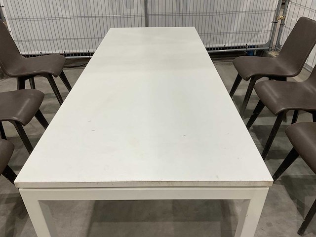 Tafel met 6 stoelen - afbeelding 4 van  10