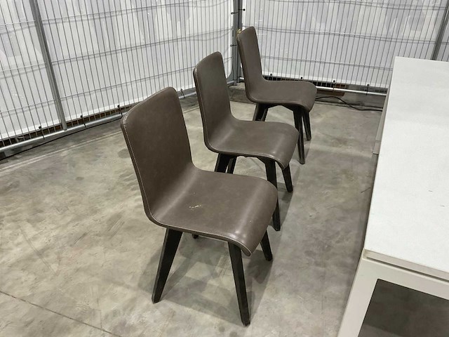 Tafel met 6 stoelen - afbeelding 5 van  10