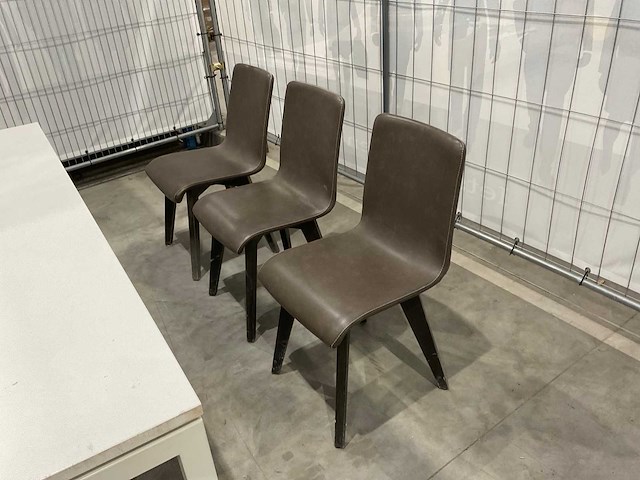 Tafel met 6 stoelen - afbeelding 6 van  10