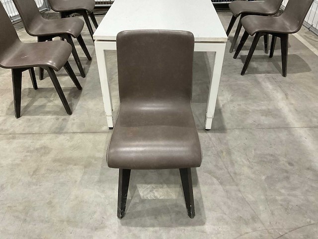 Tafel met 6 stoelen - afbeelding 7 van  10