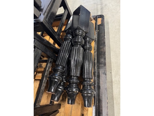 Tafel met 6 stoelen - afbeelding 10 van  10