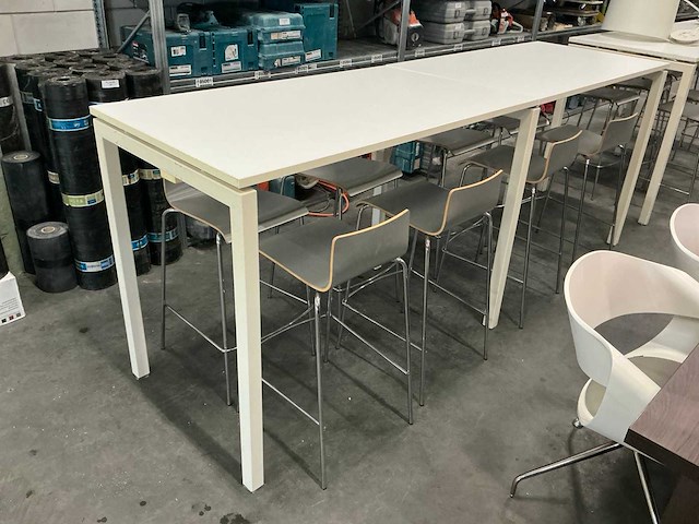 Tafel met 8 krukken 280x80x109cm - afbeelding 1 van  6