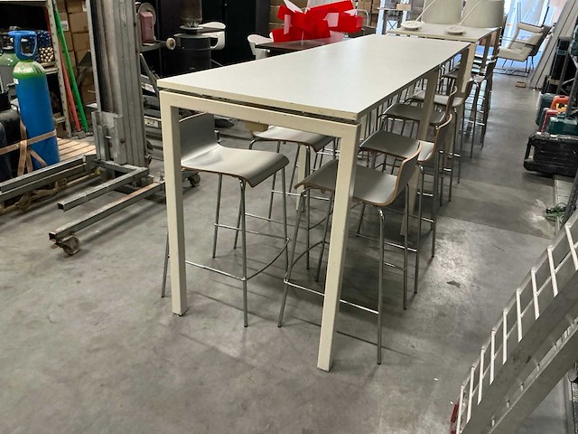 Tafel met 8 krukken 280x80x109cm - afbeelding 2 van  6