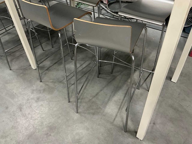 Tafel met 8 krukken 280x80x109cm - afbeelding 6 van  6
