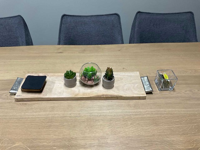 Tafel met 8 stoelen - afbeelding 5 van  7