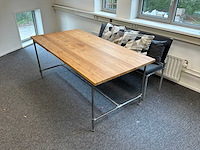 Tafel met bank en kast - afbeelding 2 van  7