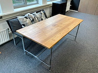 Tafel met bank en kast - afbeelding 4 van  7