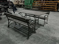 Tafel met bankjes - afbeelding 1 van  1