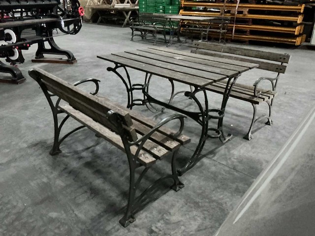 Tafel met bankjes - afbeelding 3 van  6