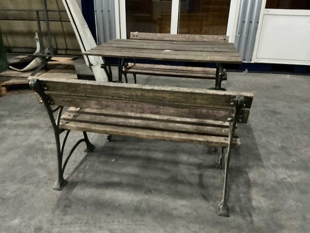 Tafel met bankjes - afbeelding 4 van  6
