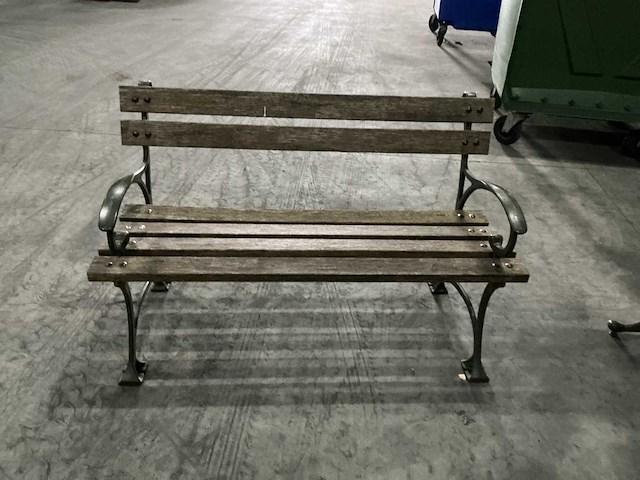 Tafel met bankjes - afbeelding 5 van  6
