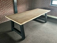 Tafel met boomstamblad
