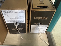 Tafel met diverse ijzerwaren en installatiemateriaal - afbeelding 2 van  6