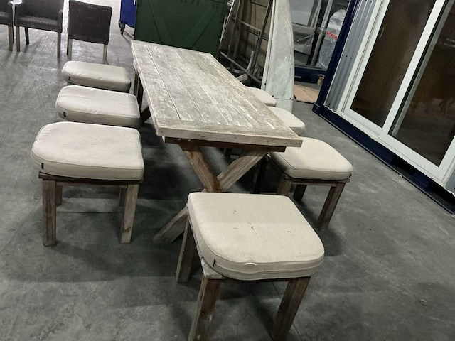 Tafel met krukjes - afbeelding 5 van  6