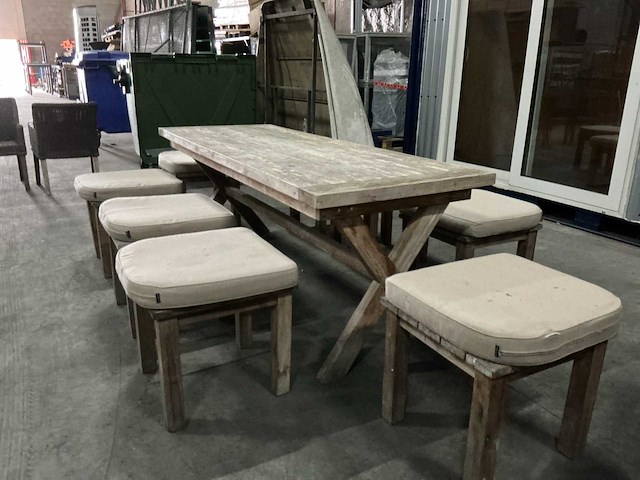 Tafel met krukjes - afbeelding 6 van  6